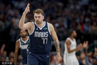 与运动员间 与运动员间