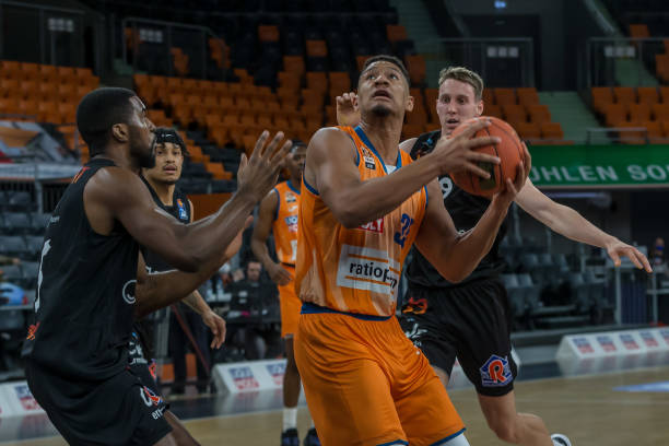 他在切入禁 他在切入禁