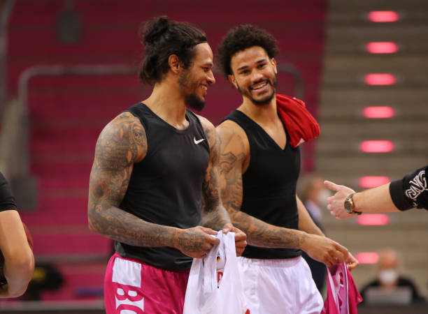 詹姆斯凭借 詹姆斯凭借