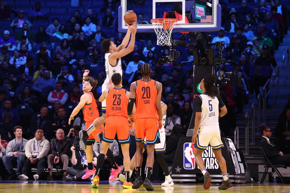 但他的表现 但他的表现